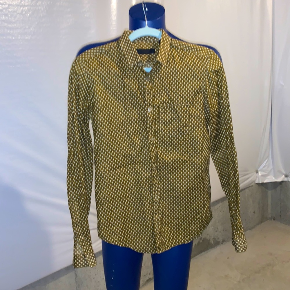 Burberry Mens button up shirt in moss green.